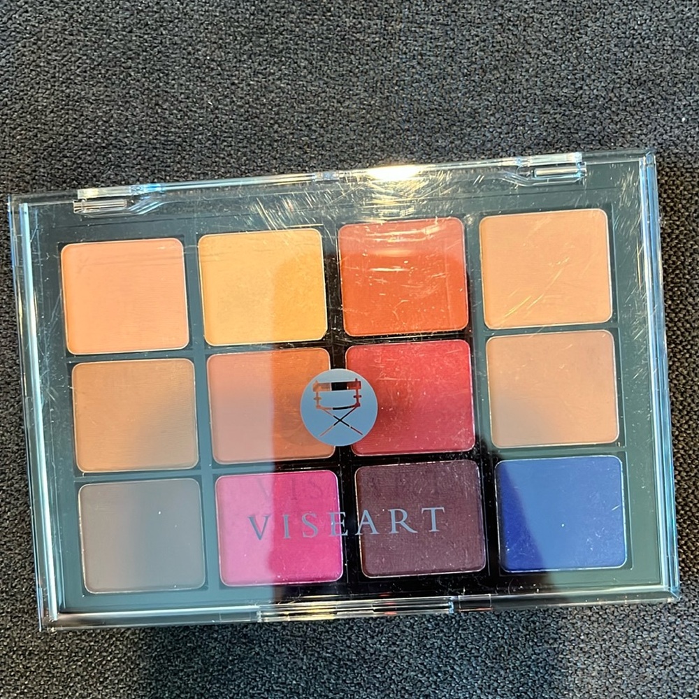 Viseart neutral matte eyeshadow palette